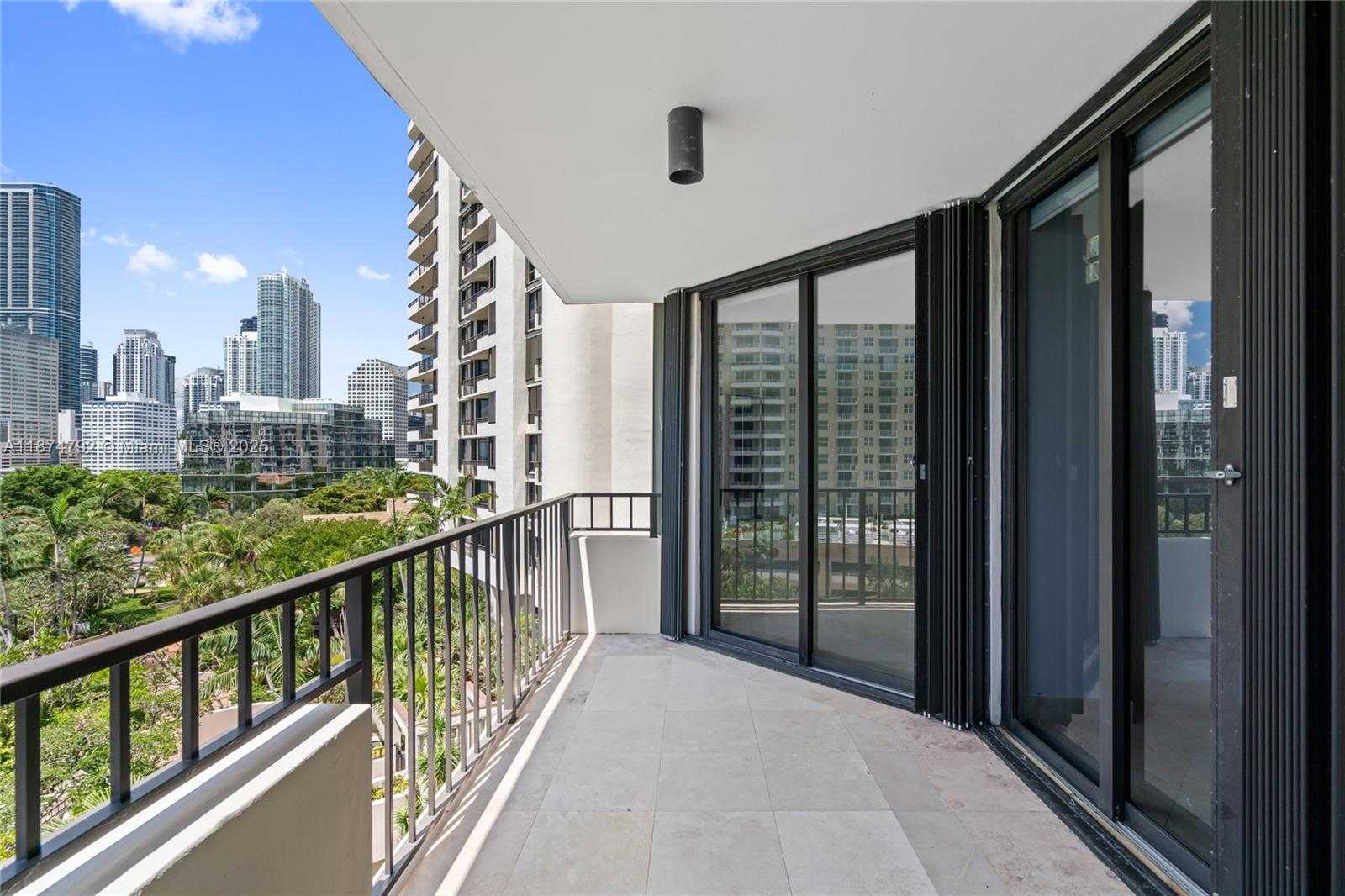 Small Image of 520 BRICKELL KEY DR #A705, Miami Number 22