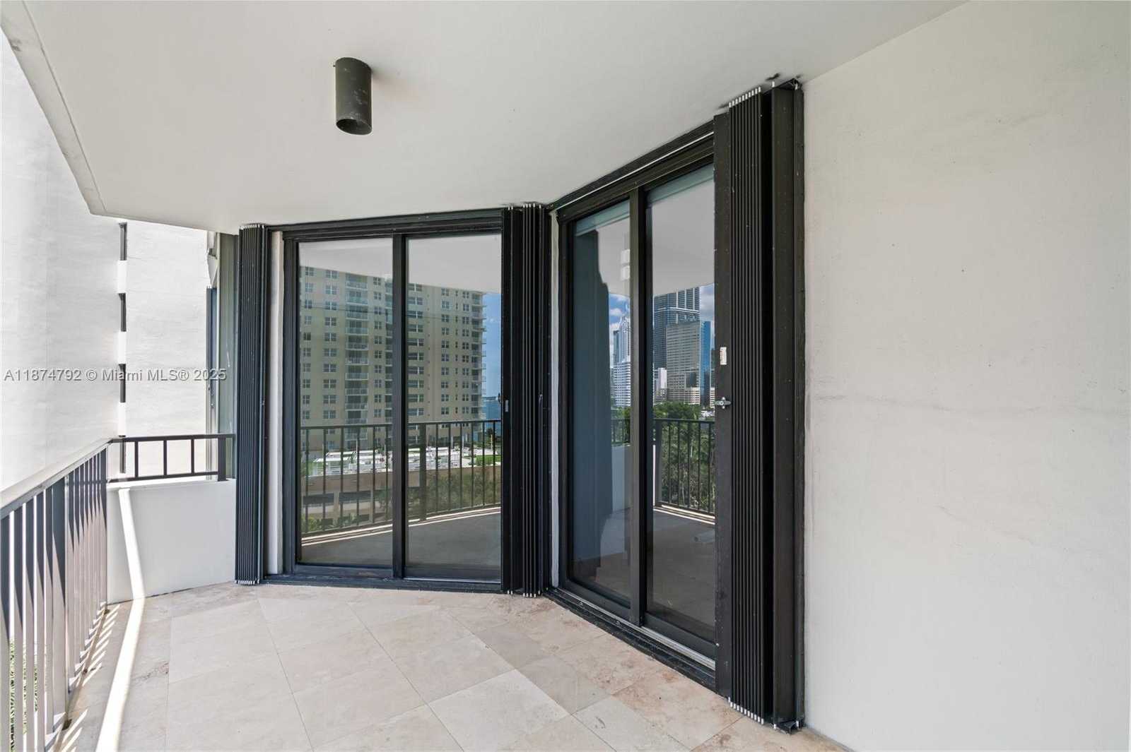 Small Image of 520 BRICKELL KEY DR #A705, Miami Number 24