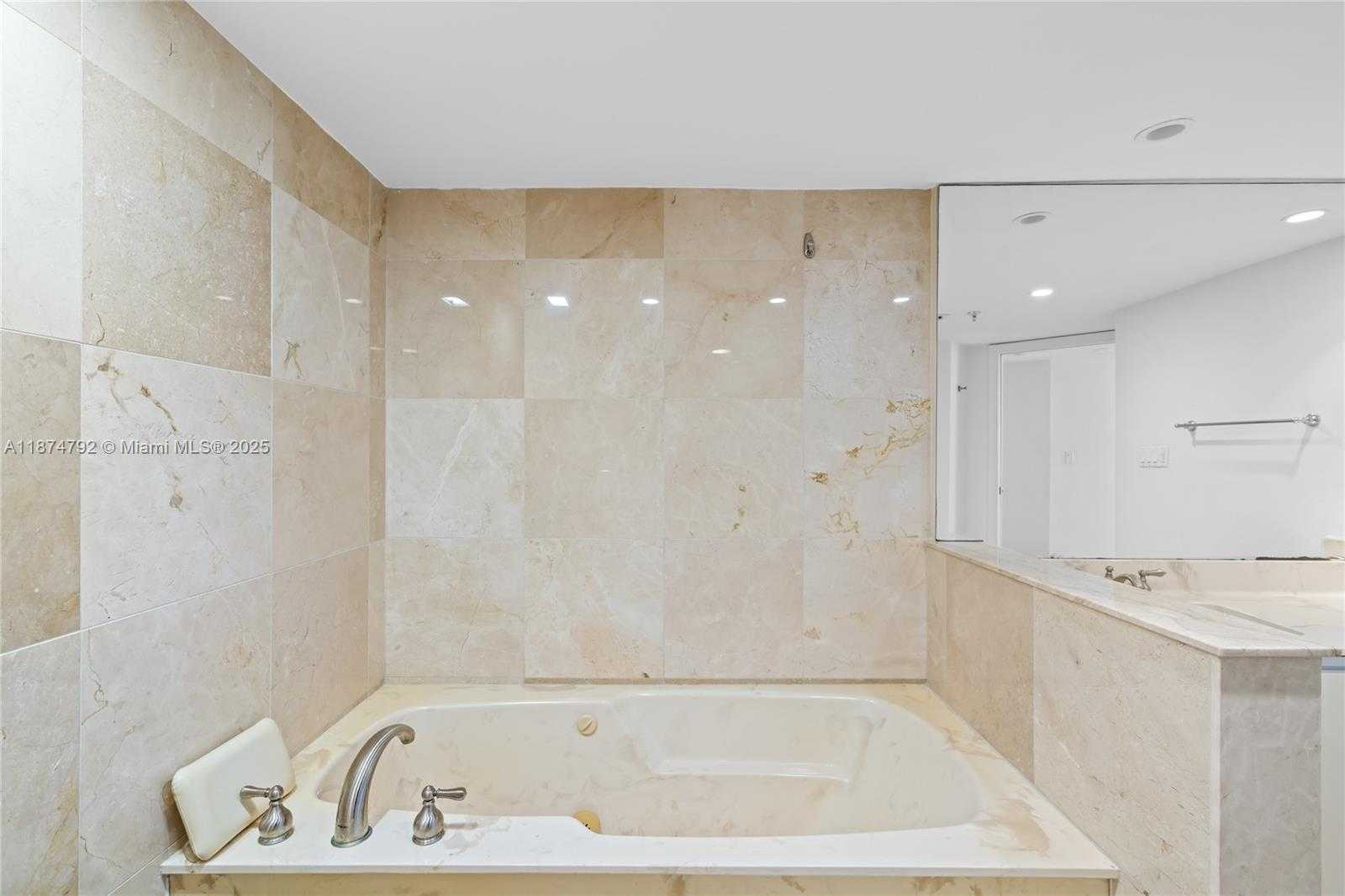 Small Image of 520 BRICKELL KEY DR #A705, Miami Number 34