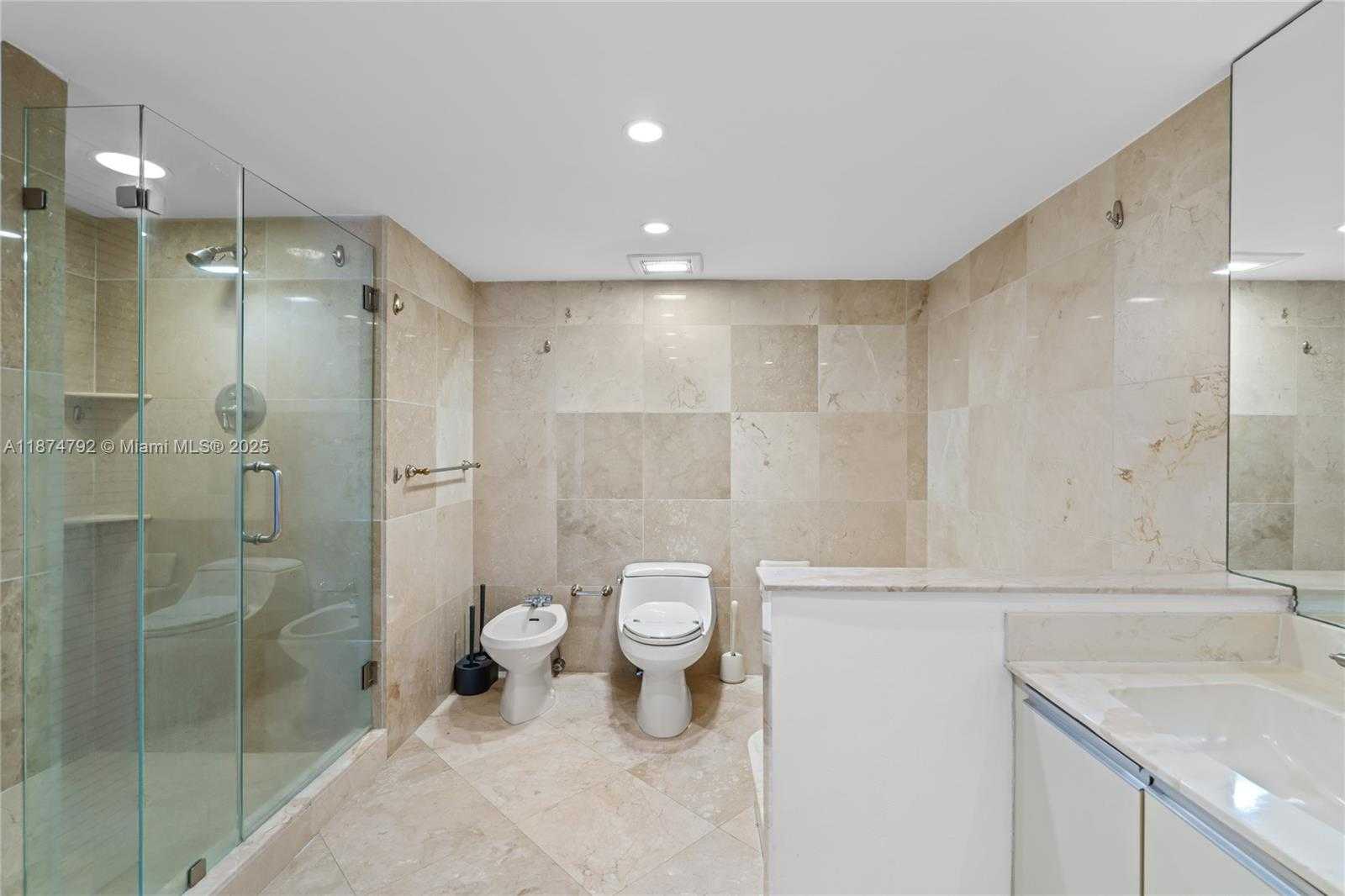 Small Image of 520 BRICKELL KEY DR #A705, Miami Number 36