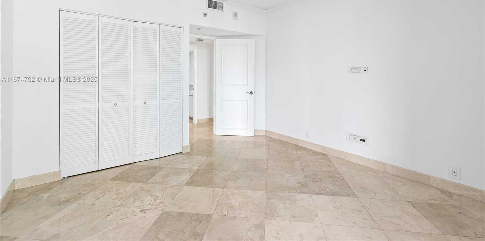 Small Image of 520 BRICKELL KEY DR #A705, Miami Number 43
