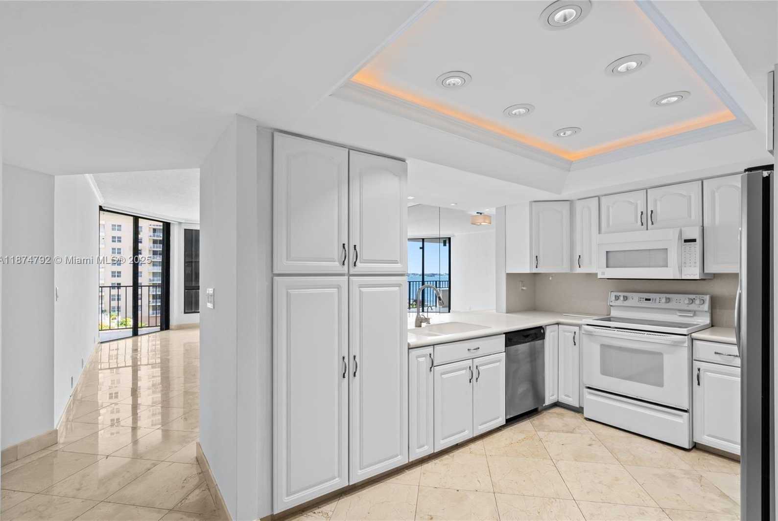 Small Image of 520 BRICKELL KEY DR #A705, Miami Number 9
