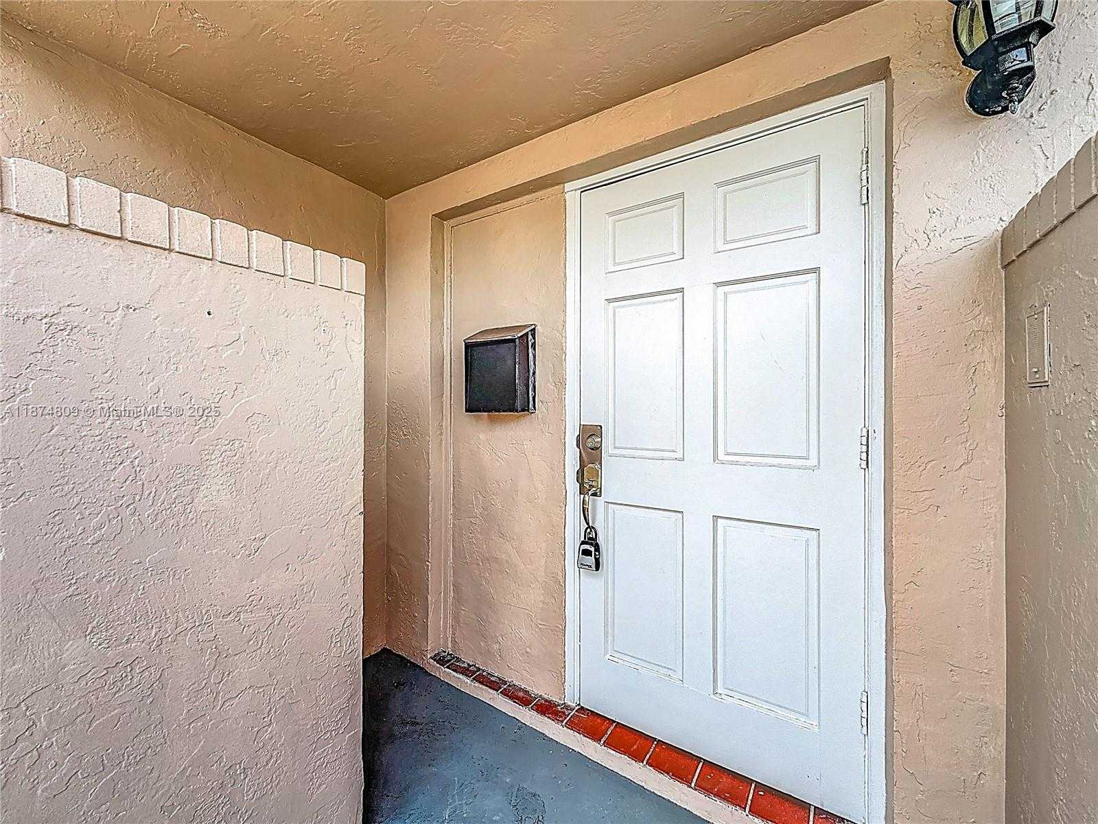 Small Image of 1379 SEAVIEW, North Lauderdale Number 12