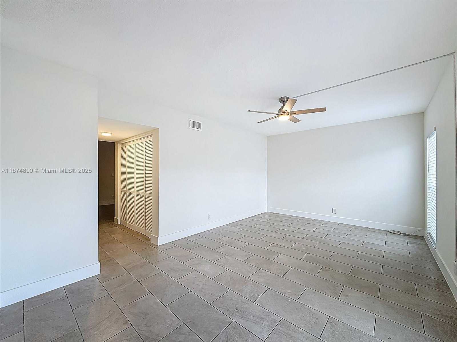 Small Image of 1379 SEAVIEW, North Lauderdale Number 13