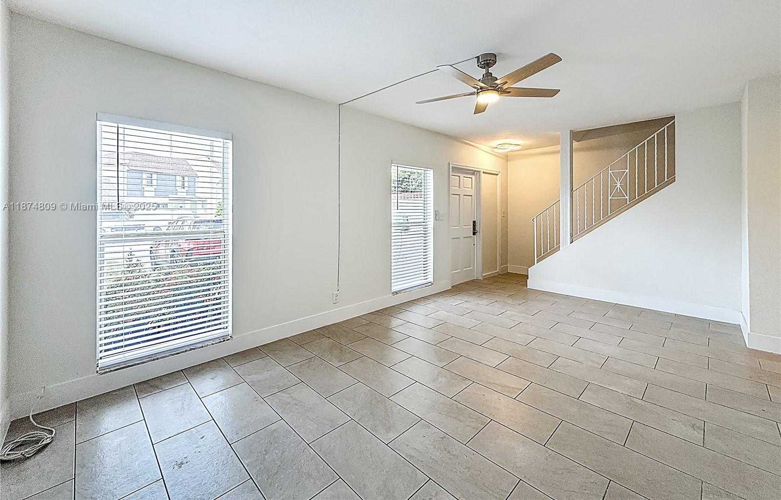 Small Image of 1379 SEAVIEW, North Lauderdale Number 15