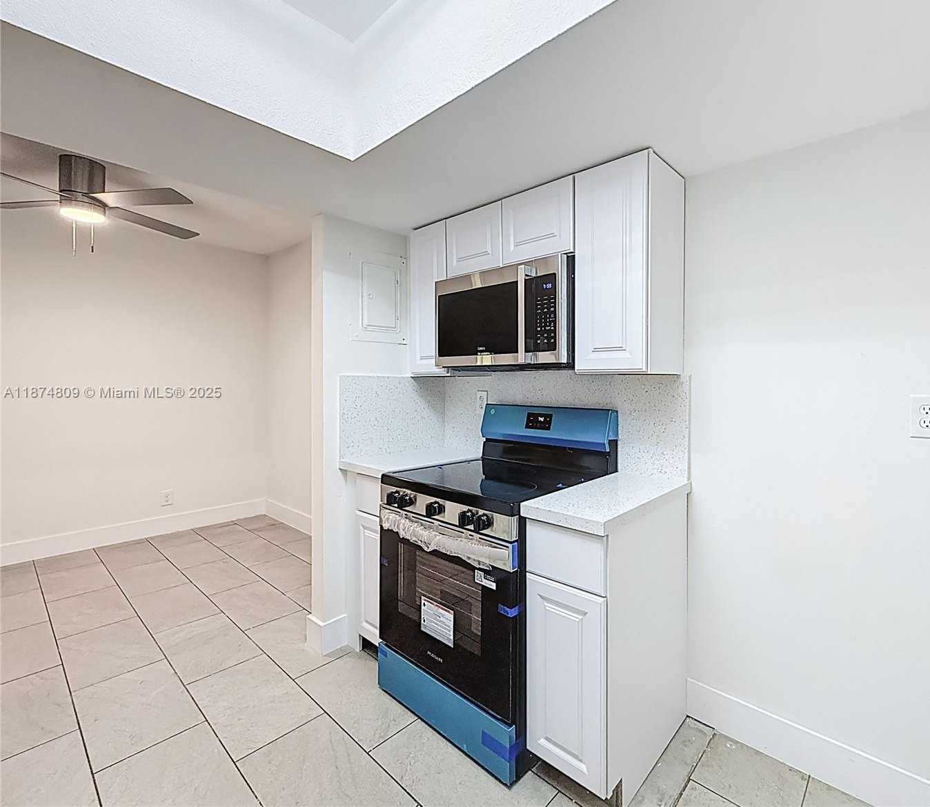 Small Image of 1379 SEAVIEW, North Lauderdale Number 25