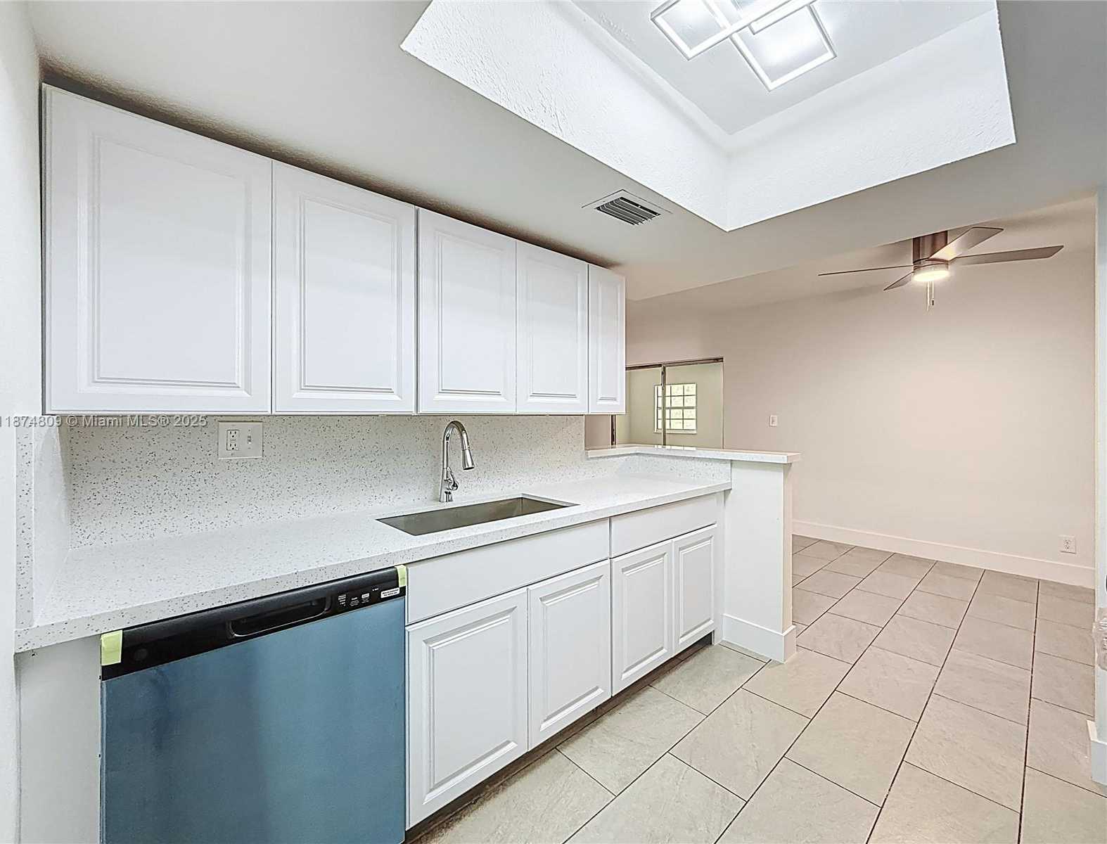Small Image of 1379 SEAVIEW, North Lauderdale Number 26