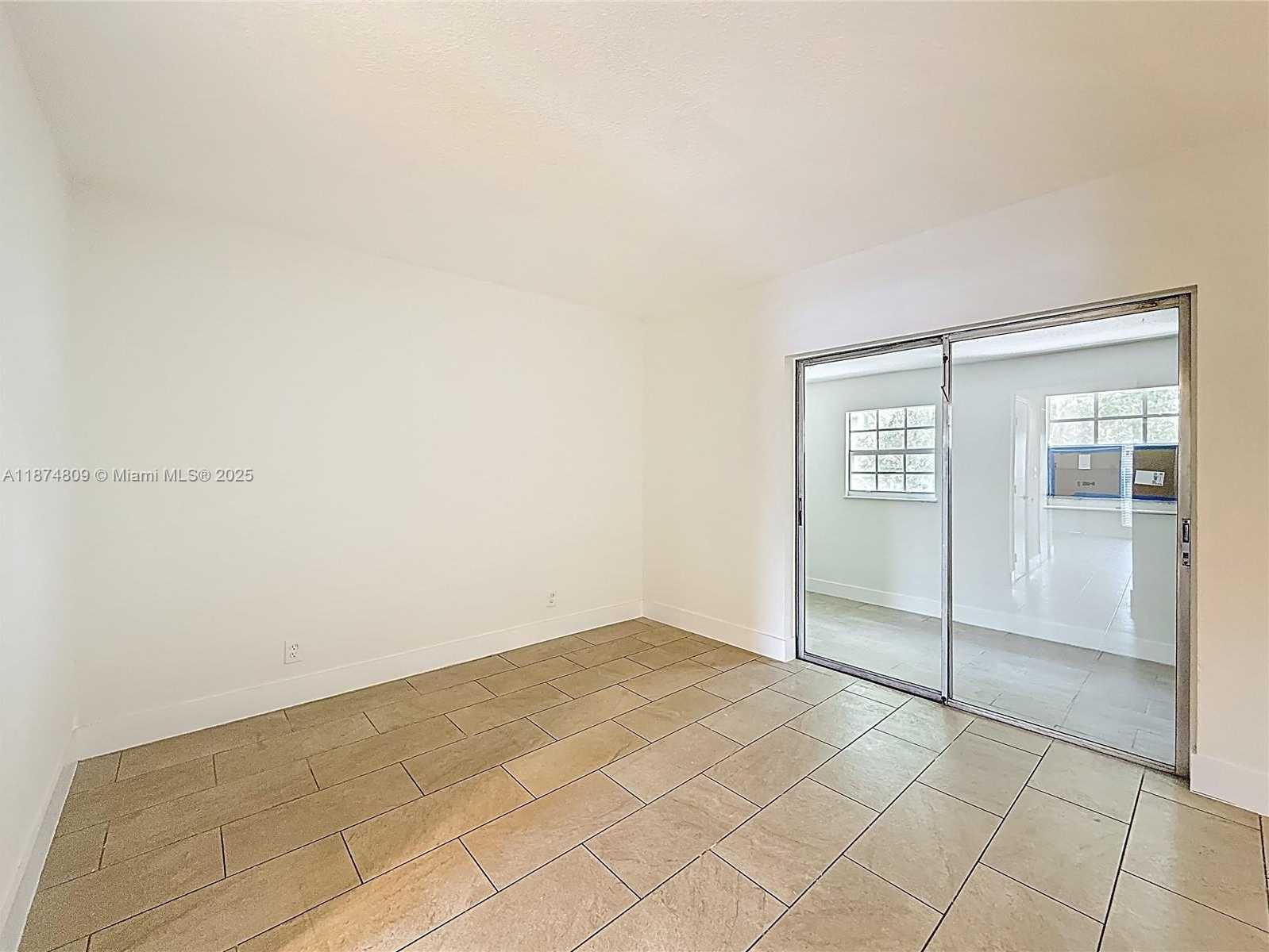 Small Image of 1379 SEAVIEW, North Lauderdale Number 29
