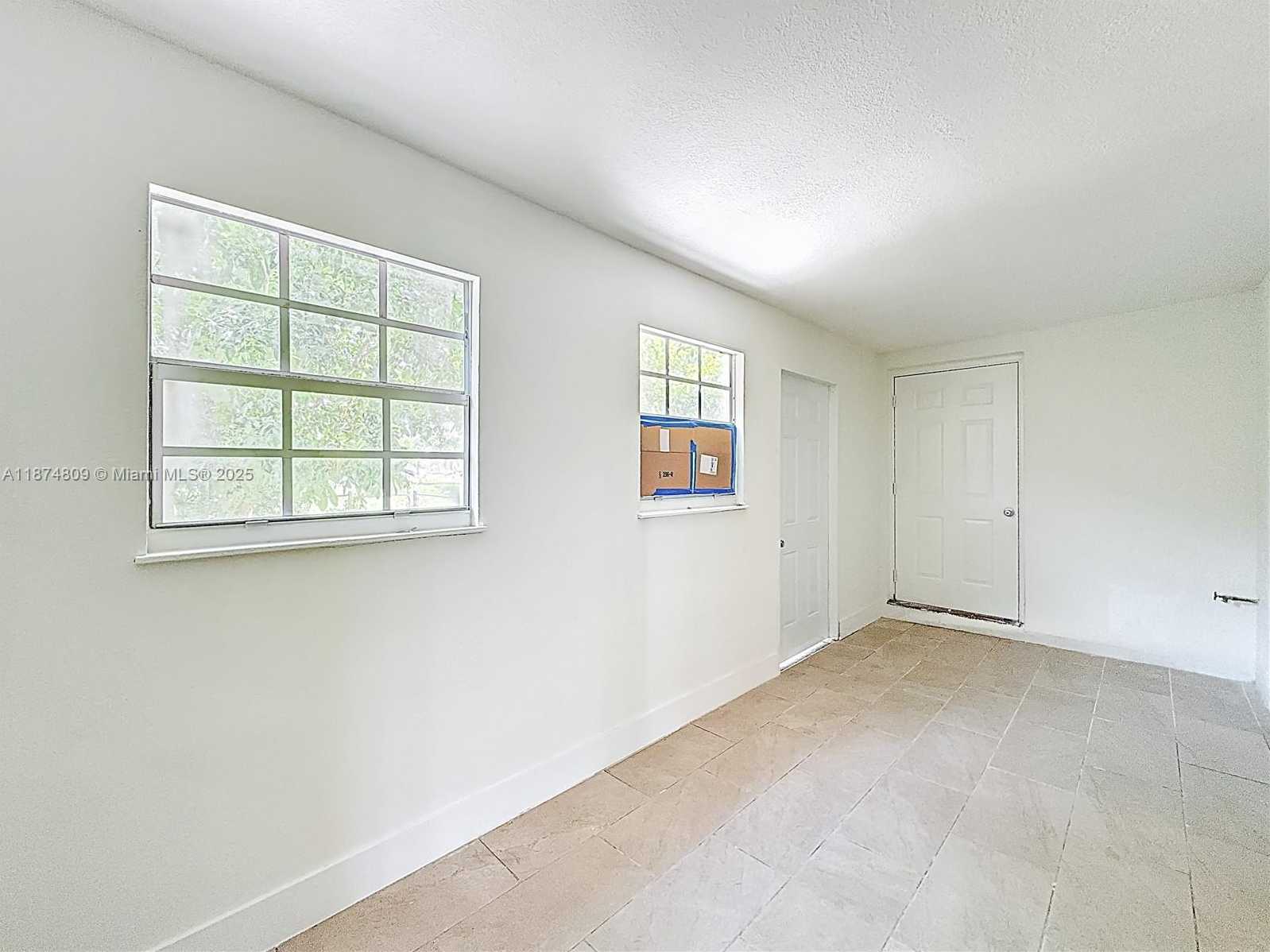Small Image of 1379 SEAVIEW, North Lauderdale Number 30