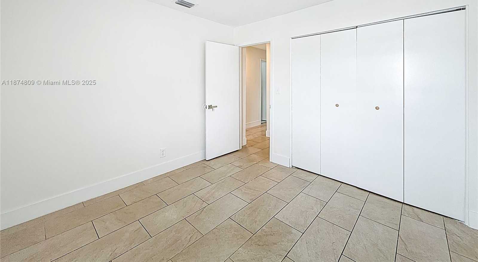 Small Image of 1379 SEAVIEW, North Lauderdale Number 39