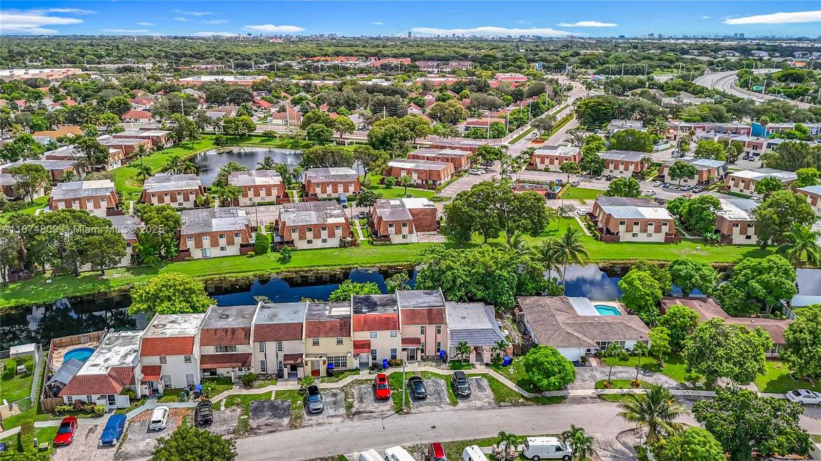 Small Image of 1379 SEAVIEW, North Lauderdale Number 5