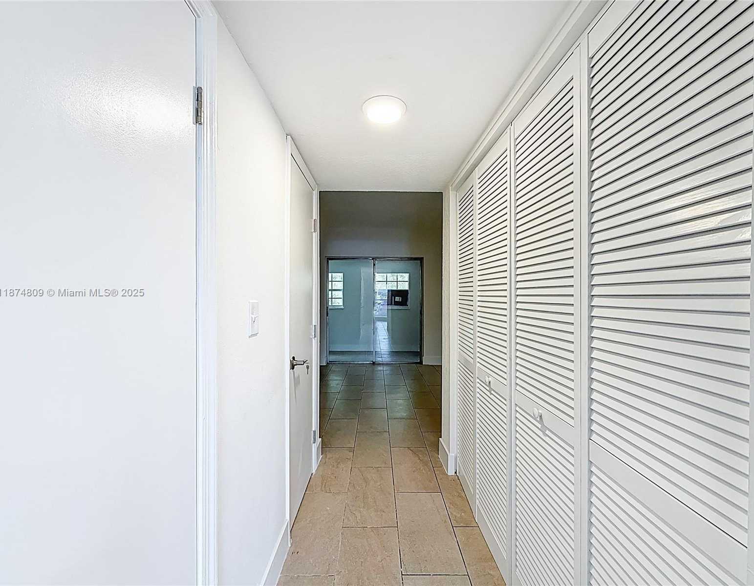 Small Image of 1379 SEAVIEW, North Lauderdale Number 51
