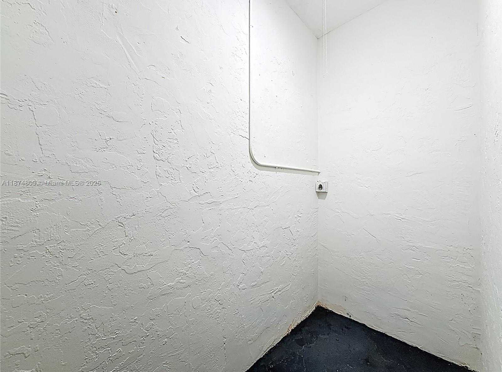 Small Image of 1379 SEAVIEW, North Lauderdale Number 54