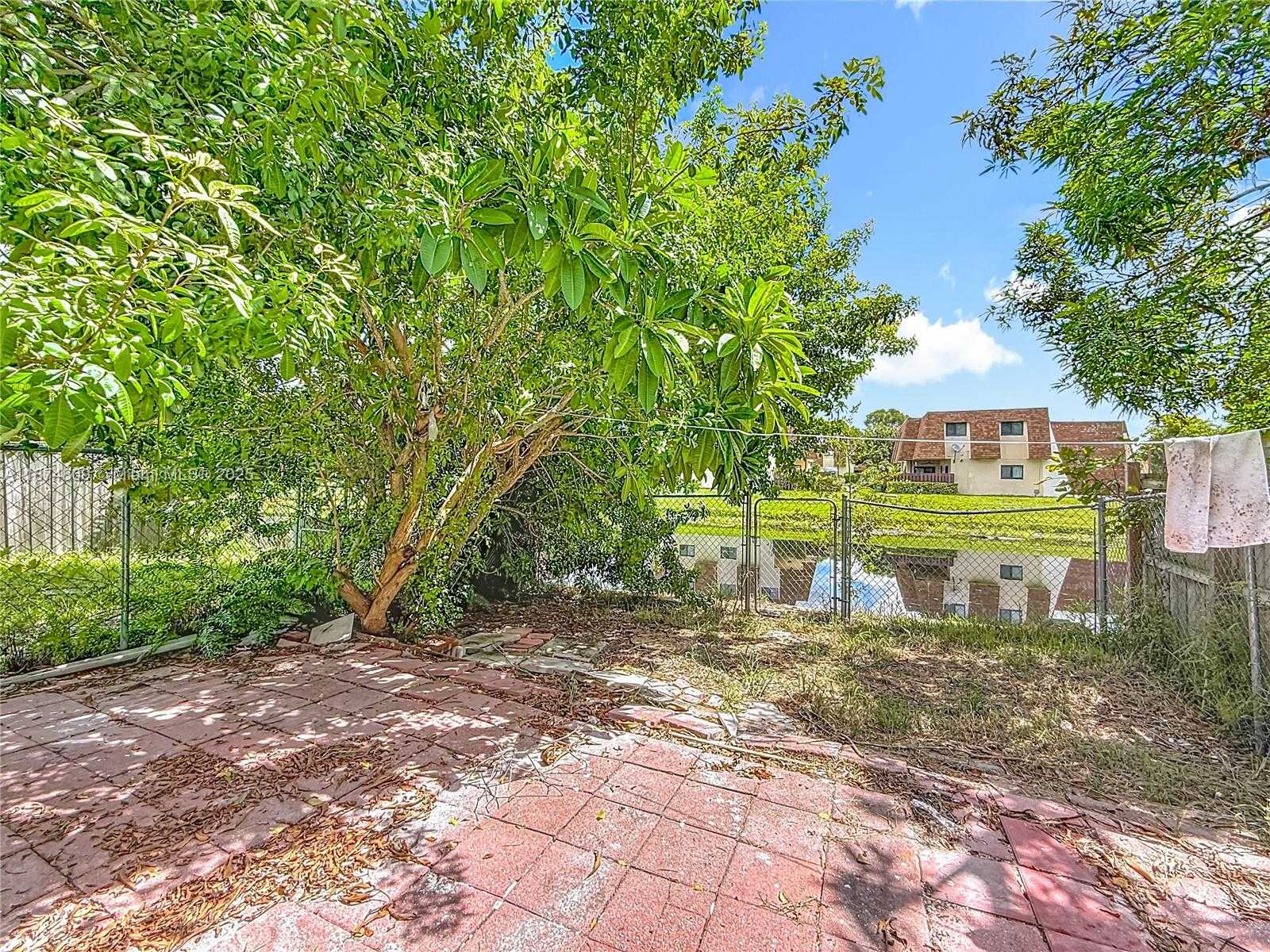 Small Image of 1379 SEAVIEW, North Lauderdale Number 55