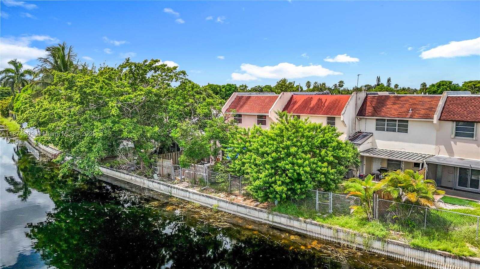 Small Image of 1379 SEAVIEW, North Lauderdale Number 59