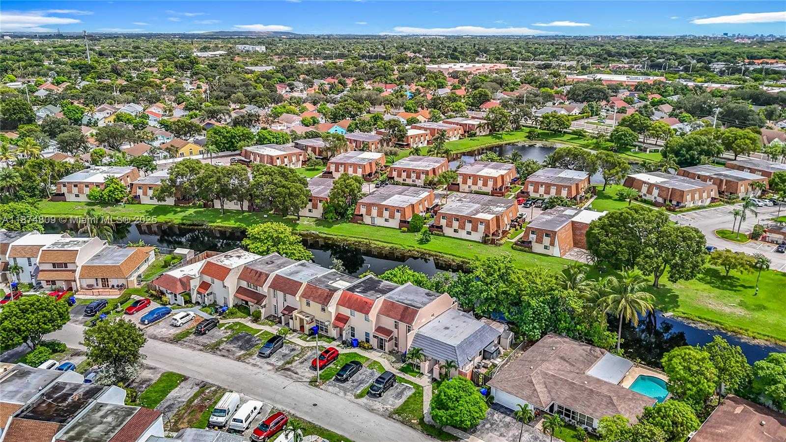 Small Image of 1379 SEAVIEW, North Lauderdale Number 6