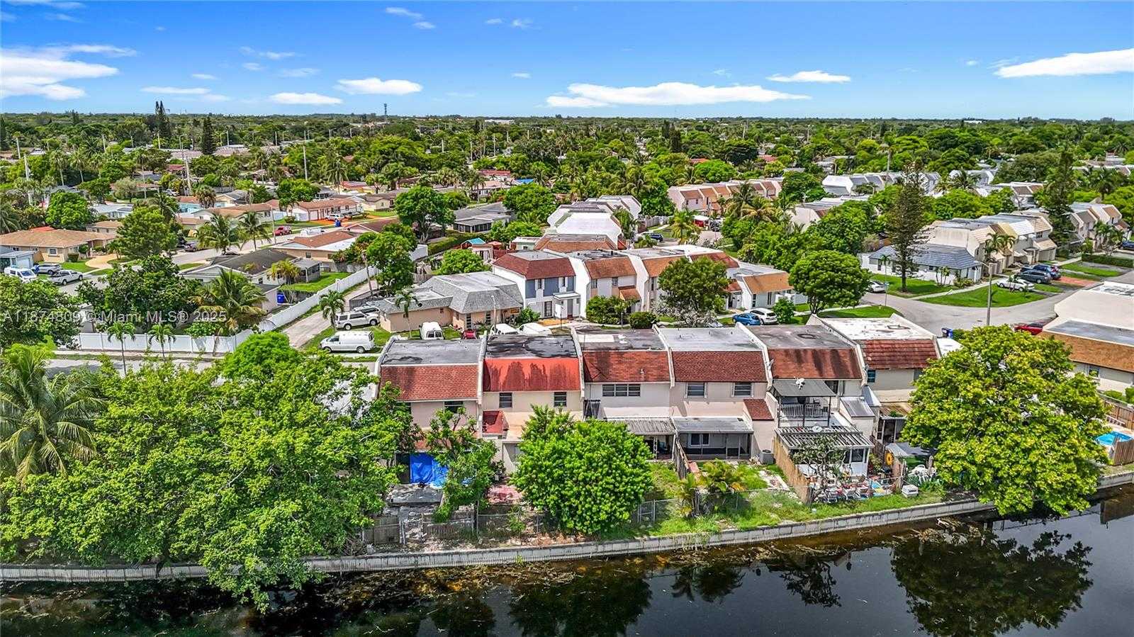Small Image of 1379 SEAVIEW, North Lauderdale Number 61