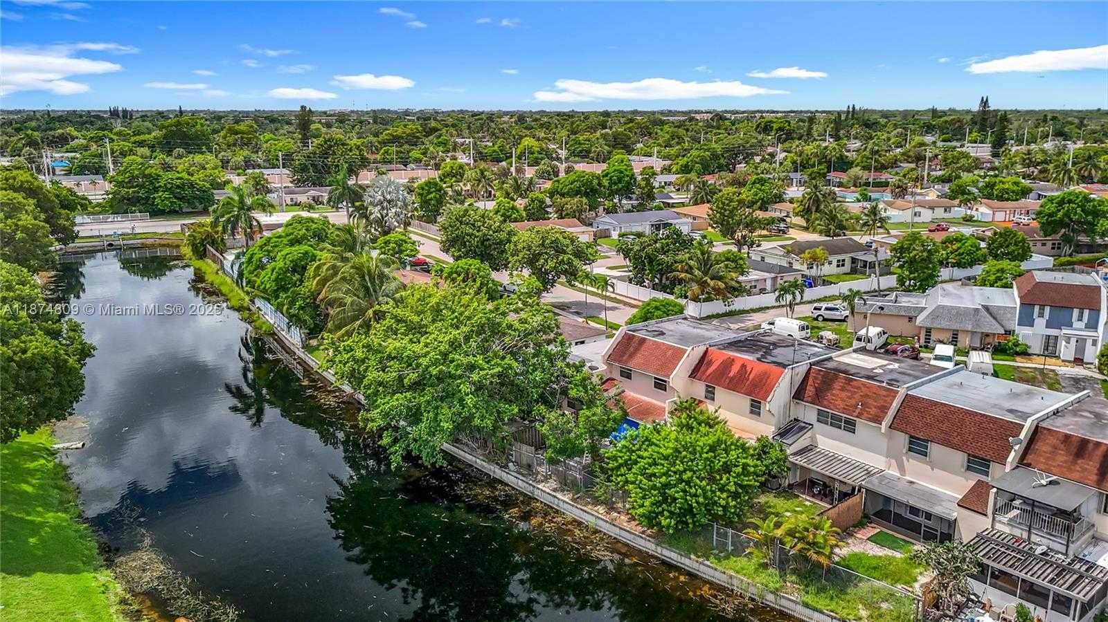 Small Image of 1379 SEAVIEW, North Lauderdale Number 62