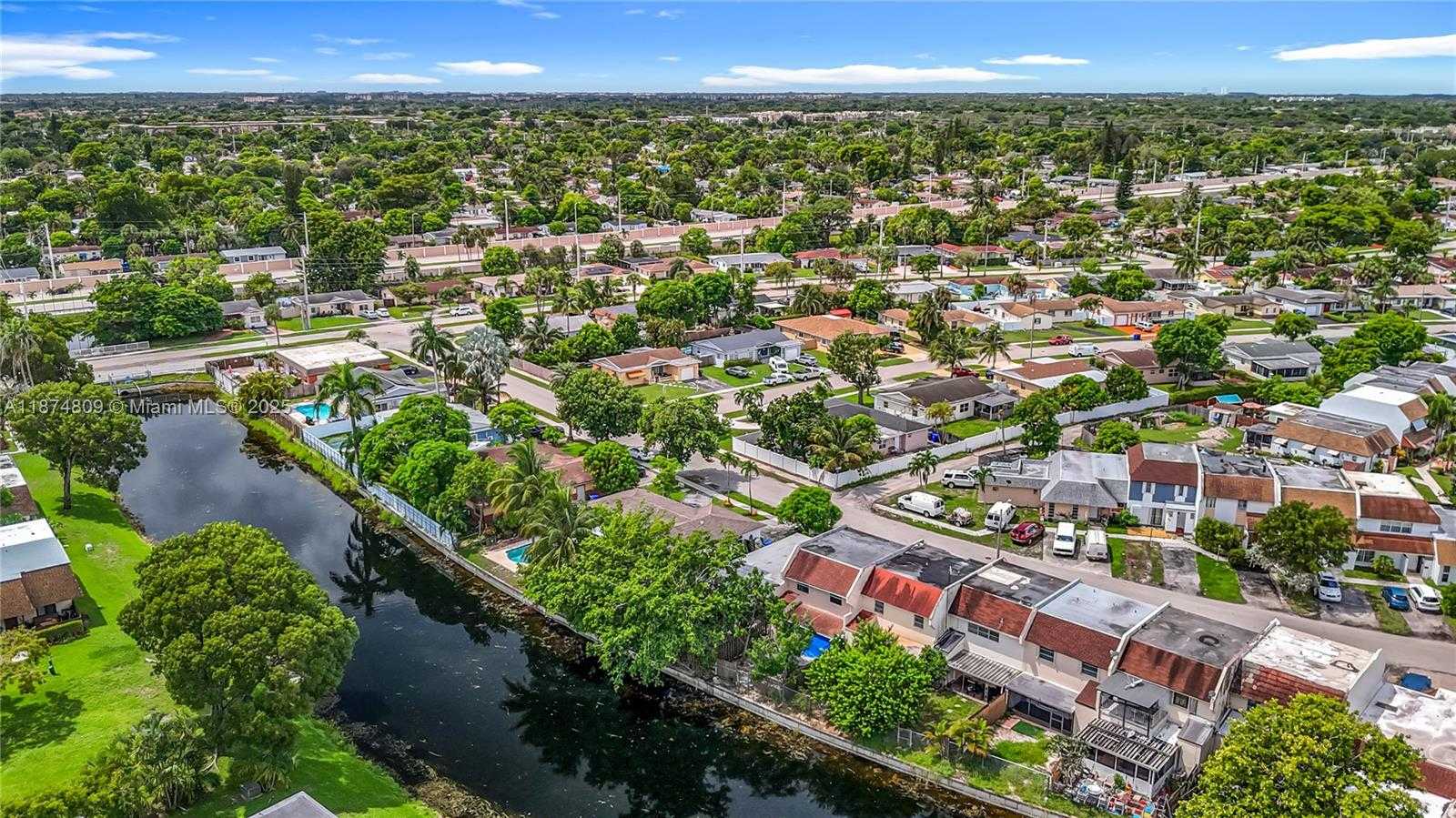 Small Image of 1379 SEAVIEW, North Lauderdale Number 66