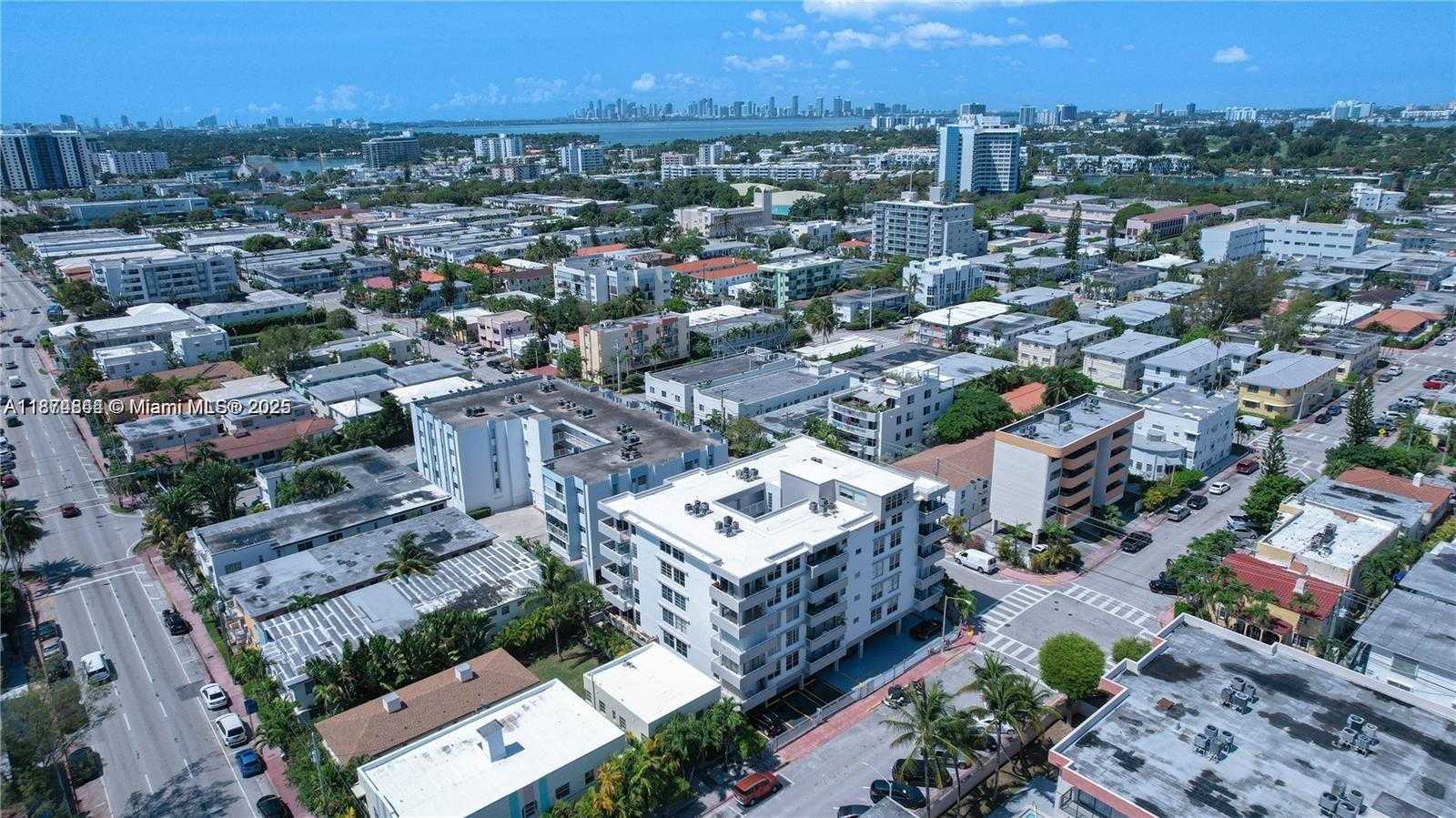 Small Image of 7735 ABBOTT AVE #5D, Miami Beach Number 35