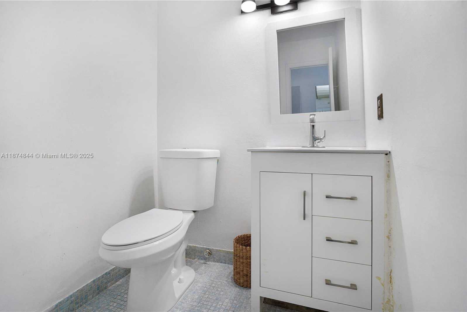 Small Image of 7735 ABBOTT AVE #5D, Miami Beach Number 42
