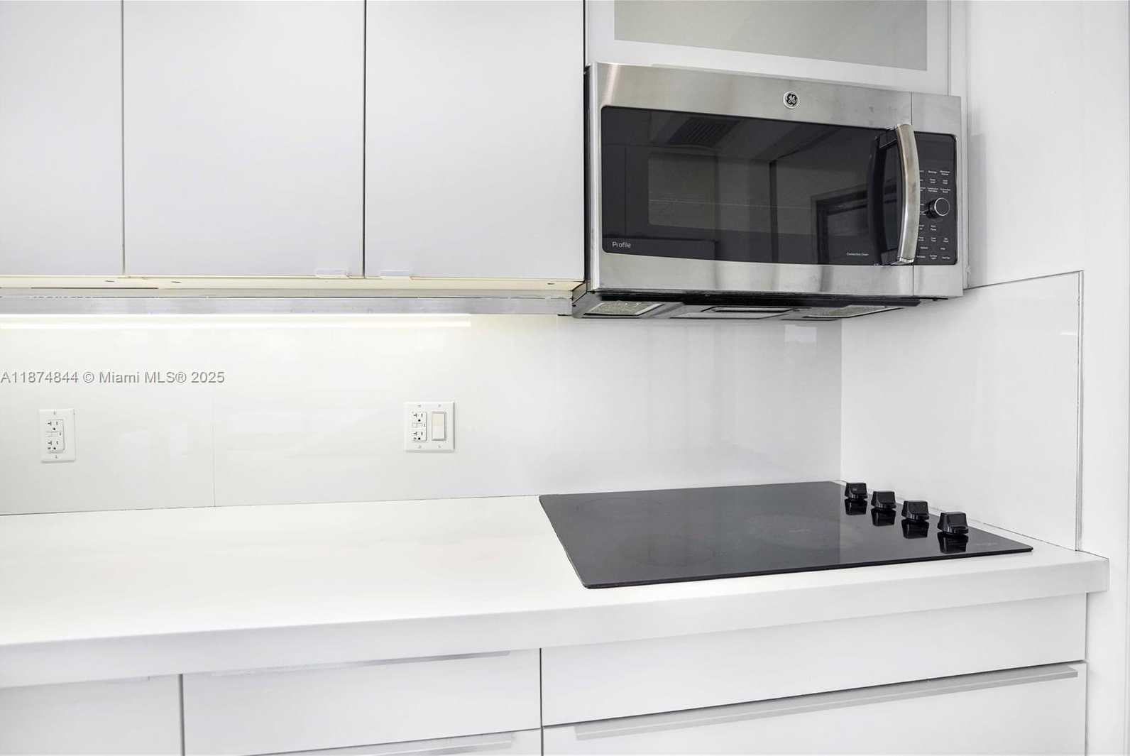 Small Image of 7735 ABBOTT AVE #5D, Miami Beach Number 6
