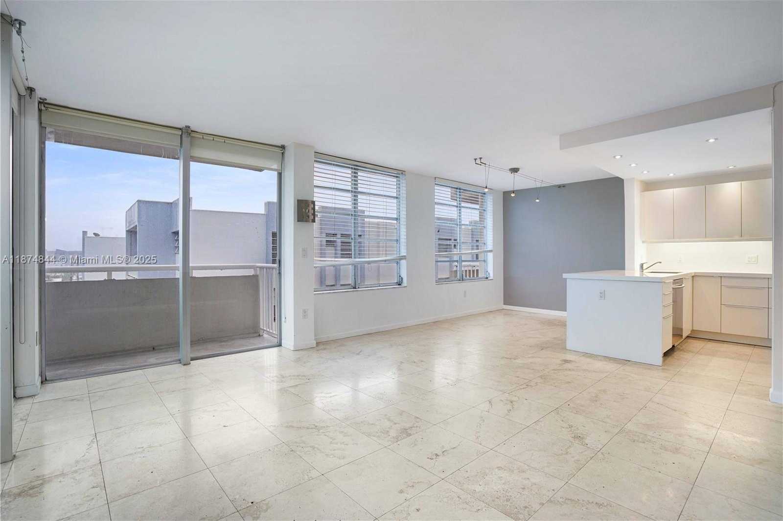 Small Image of 7735 ABBOTT AVE #5D, Miami Beach Number 8