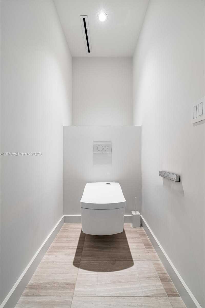 Small Image of 4701 NORTH MERIDIAN AVE #216, Miami Beach Number 15