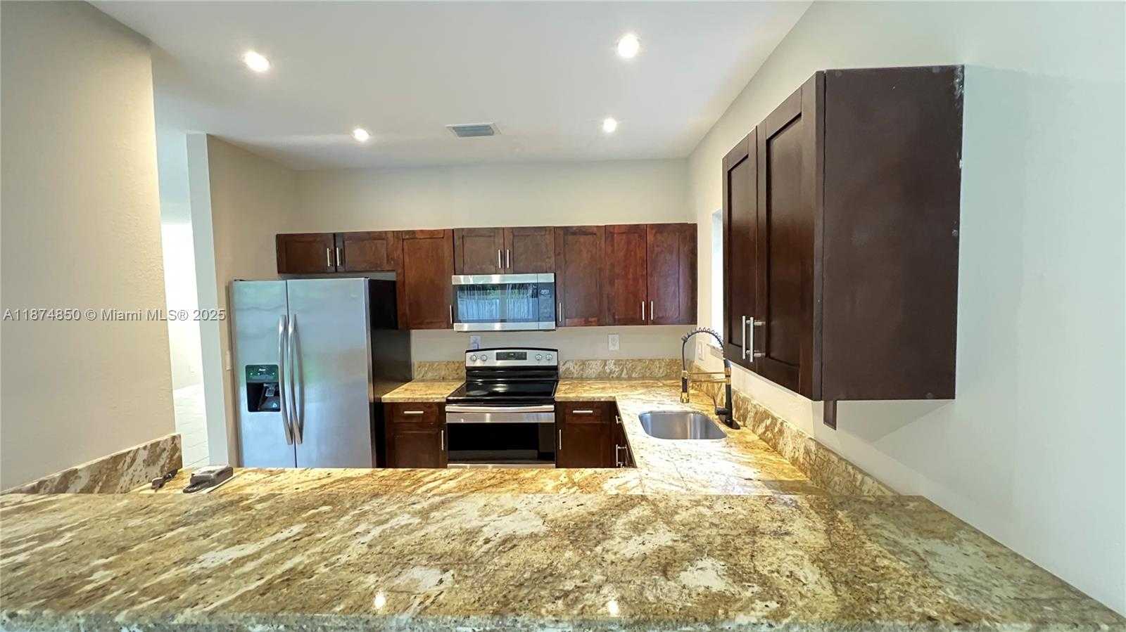 Small Image of 370 NORTH EAST 34TH AVE, Homestead Number 10