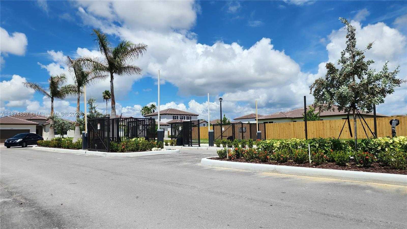 Small Image of 2965 SOUTH EAST 23RD AVE, Homestead Number 4