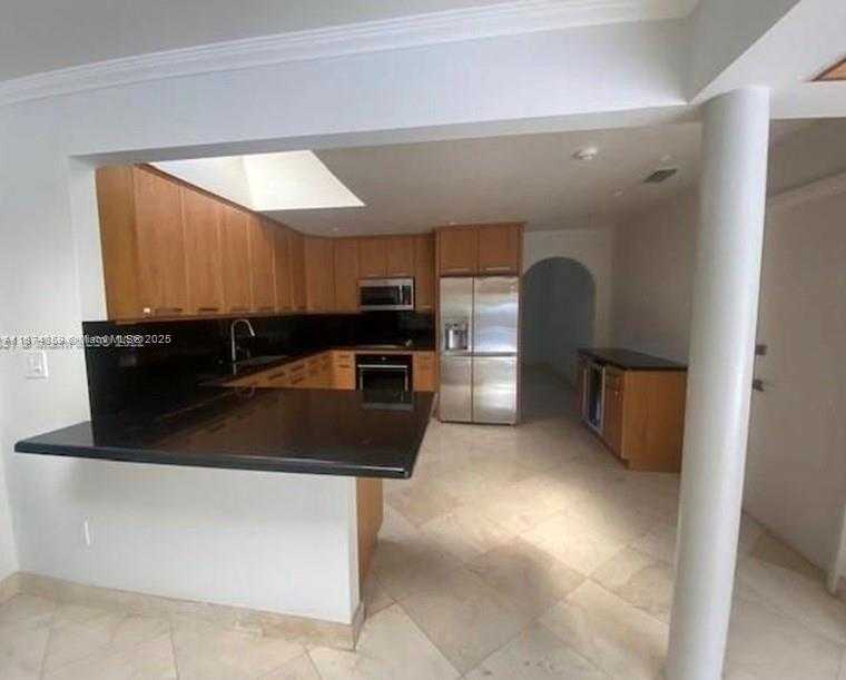 Small Image of 2195 SECOFFEE ST, Miami Number 10