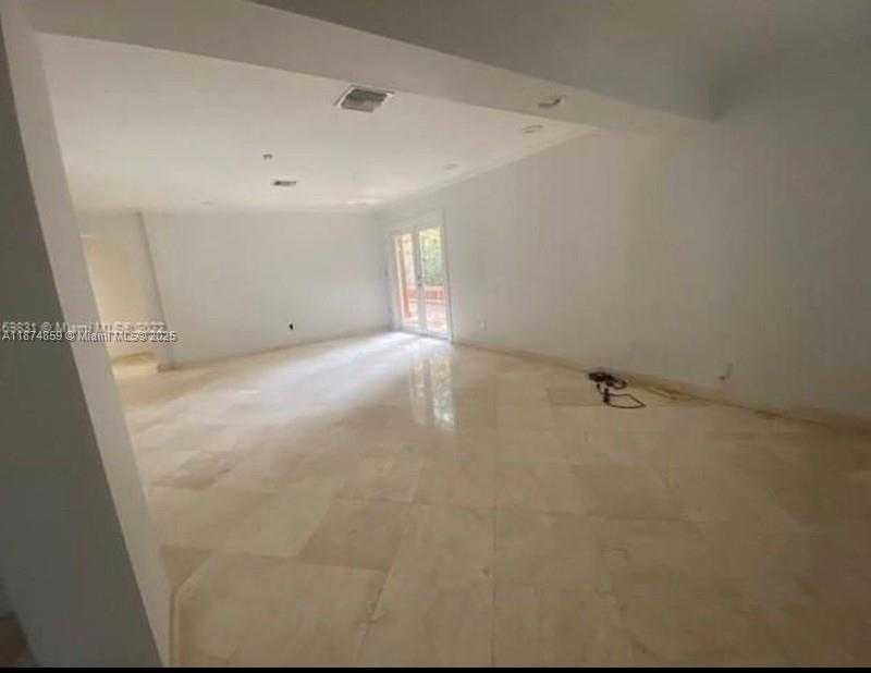 Small Image of 2195 SECOFFEE ST, Miami Number 18