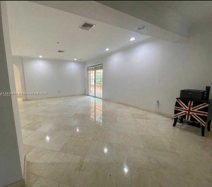 Small Image of 2195 SECOFFEE ST, Miami Number 20