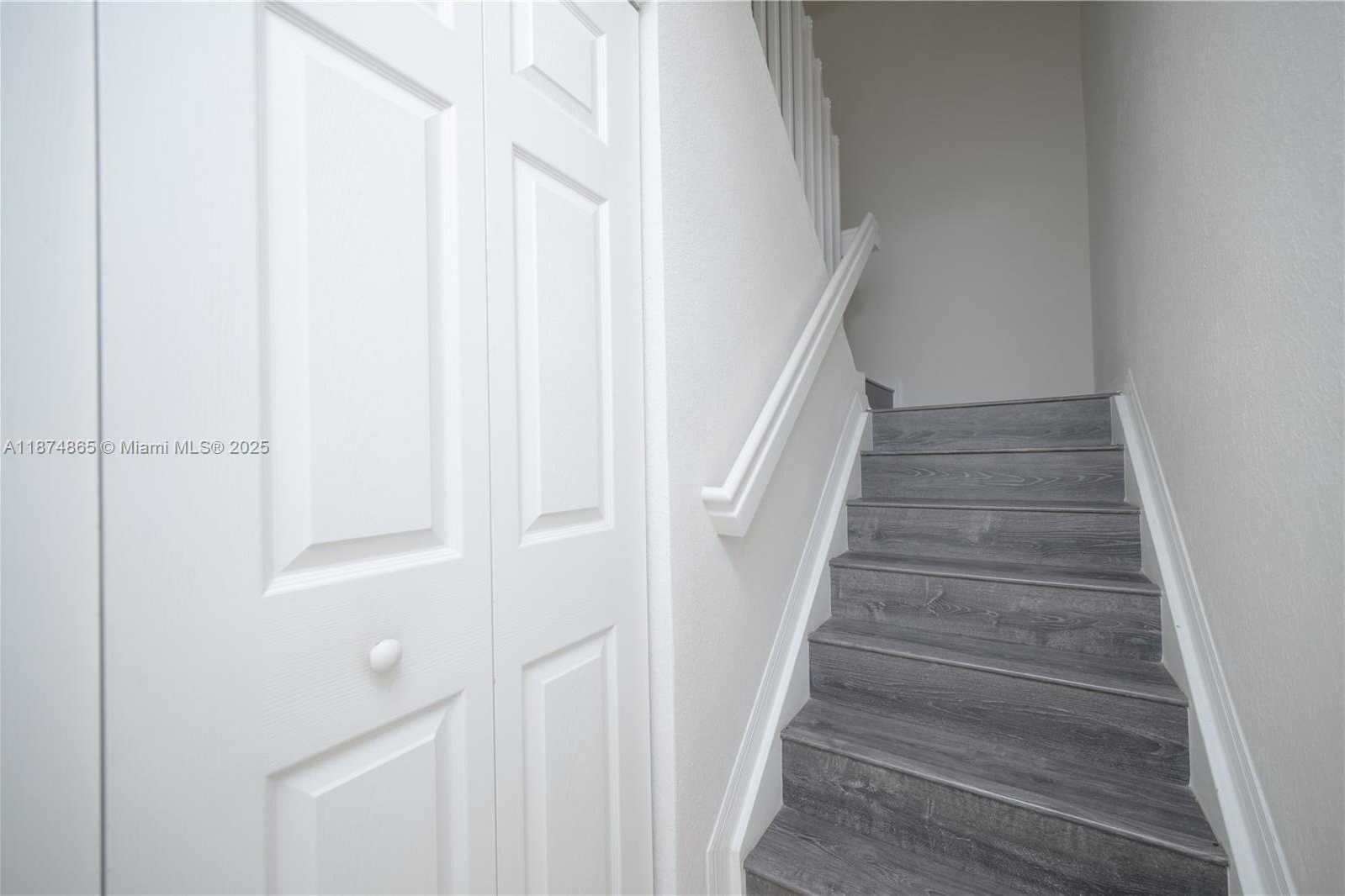 Small Image of 10870 NORTH WEST 88TH TER #209, Doral Number 13