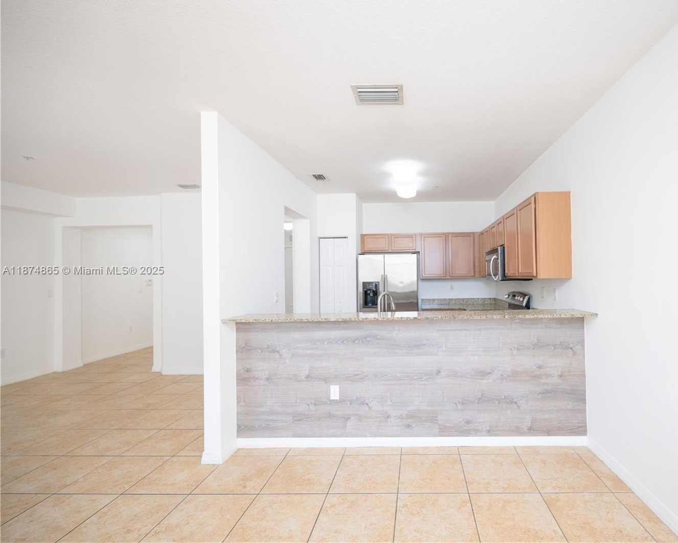 Small Image of 10870 NORTH WEST 88TH TER #209, Doral Number 6
