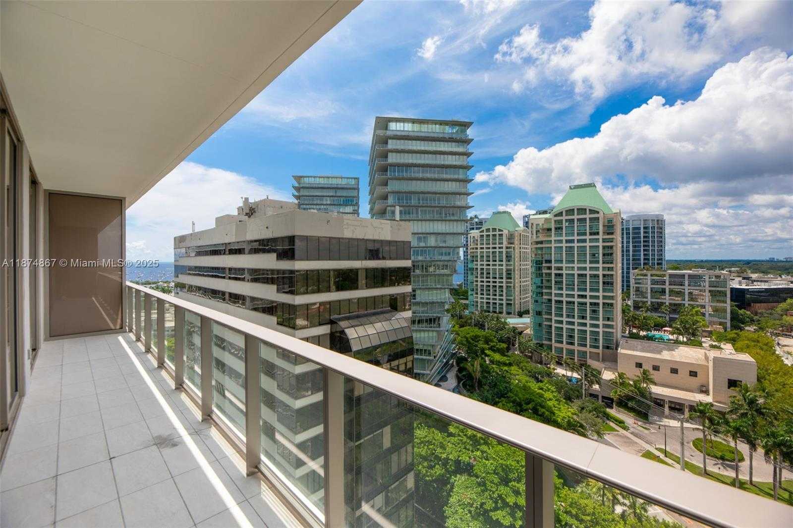 Small Image of 2678 TIGERTAIL AVE #1403, Coconut Grove Number 17
