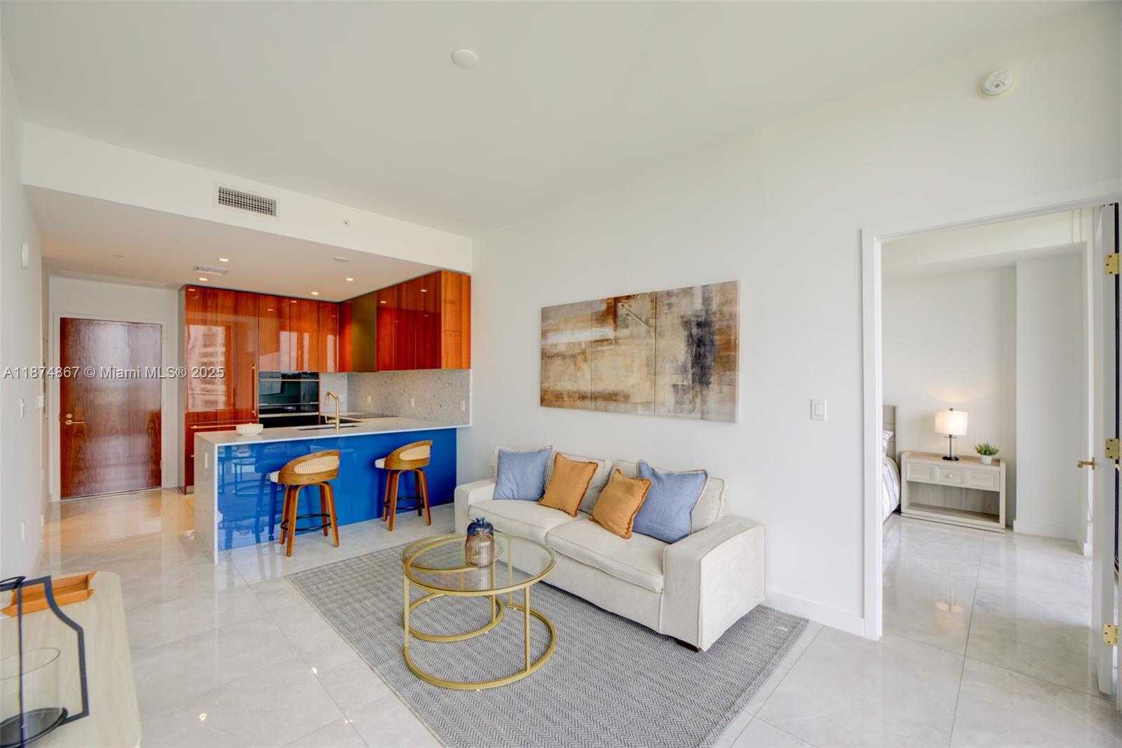 Small Image of 2678 TIGERTAIL AVE #1403, Coconut Grove Number 5