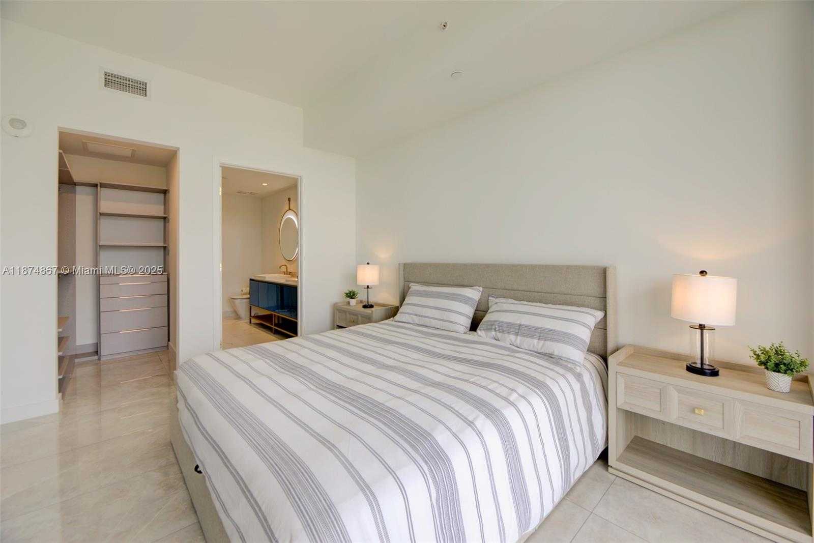 Small Image of 2678 TIGERTAIL AVE #1403, Coconut Grove Number 9