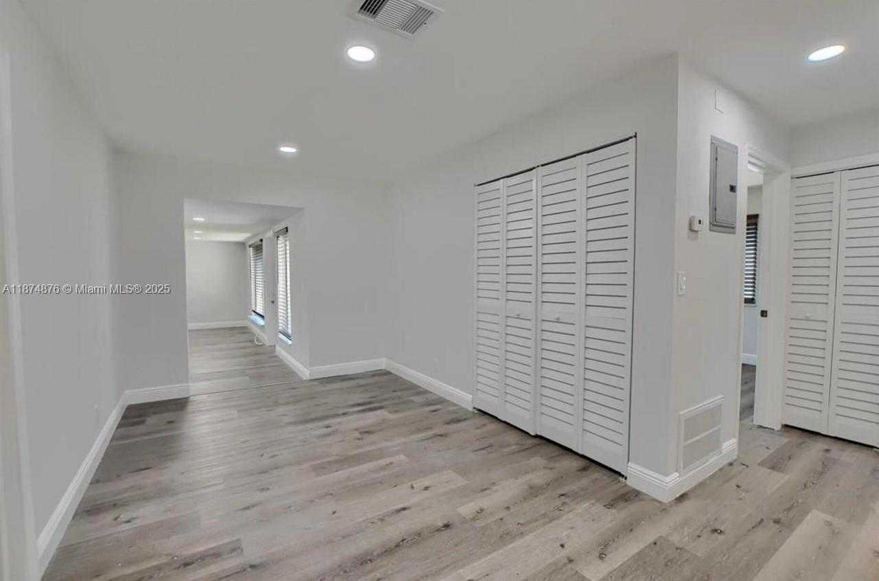 Small Image of 126 NORTH WEST 3RD CT, Boca Raton Number 6