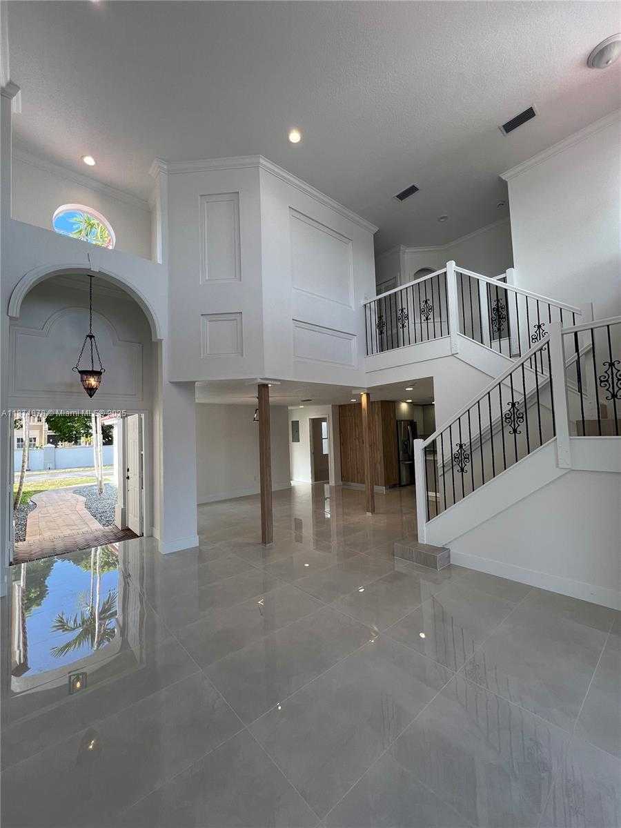 Small Image of 16247 SOUTH WEST 46TH TER, Miami Number 5