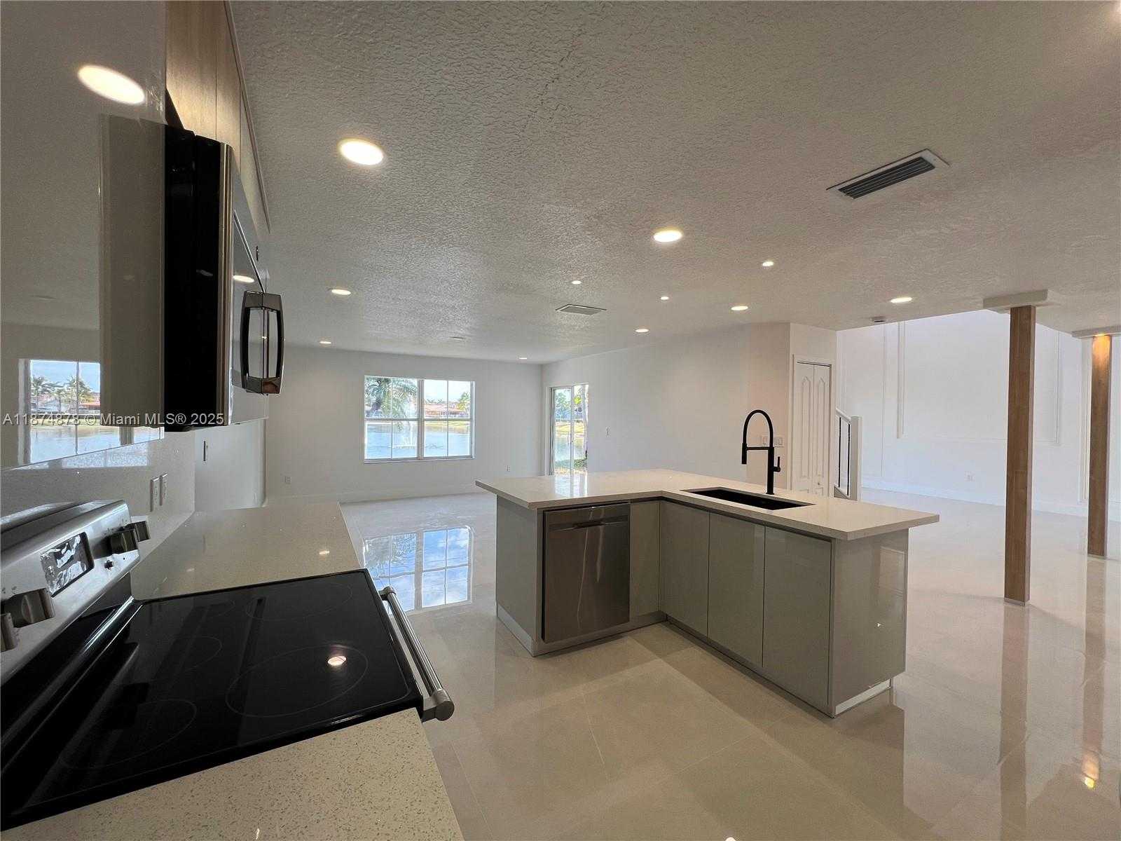 Small Image of 16247 SOUTH WEST 46TH TER, Miami Number 9
