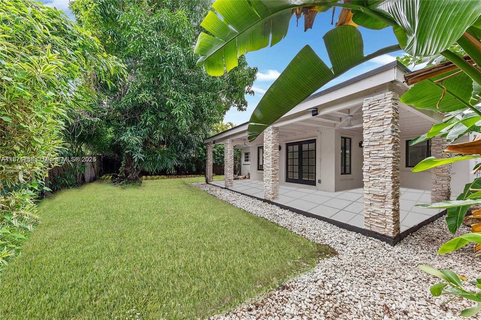 Small Image of 7525 ADVENTURE AVE #1, North Bay Village Number 6