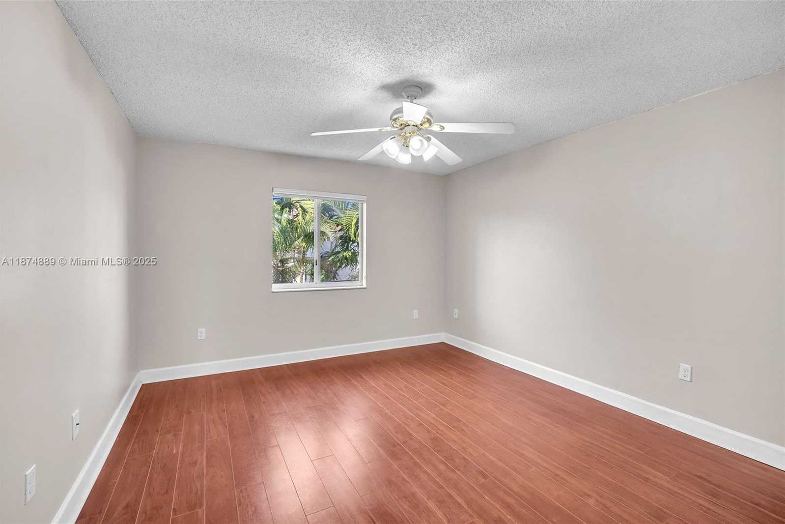 Small Image of 11247 NORTH WEST 58TH TER #11247, Doral Number 22