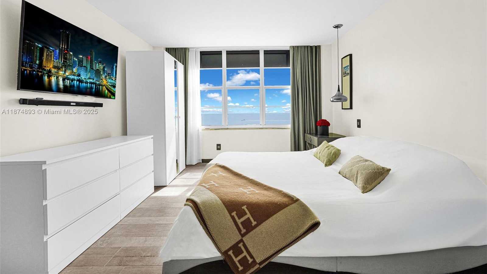 Small Image of 5151 COLLINS AVE #1519, Miami Beach Number 29