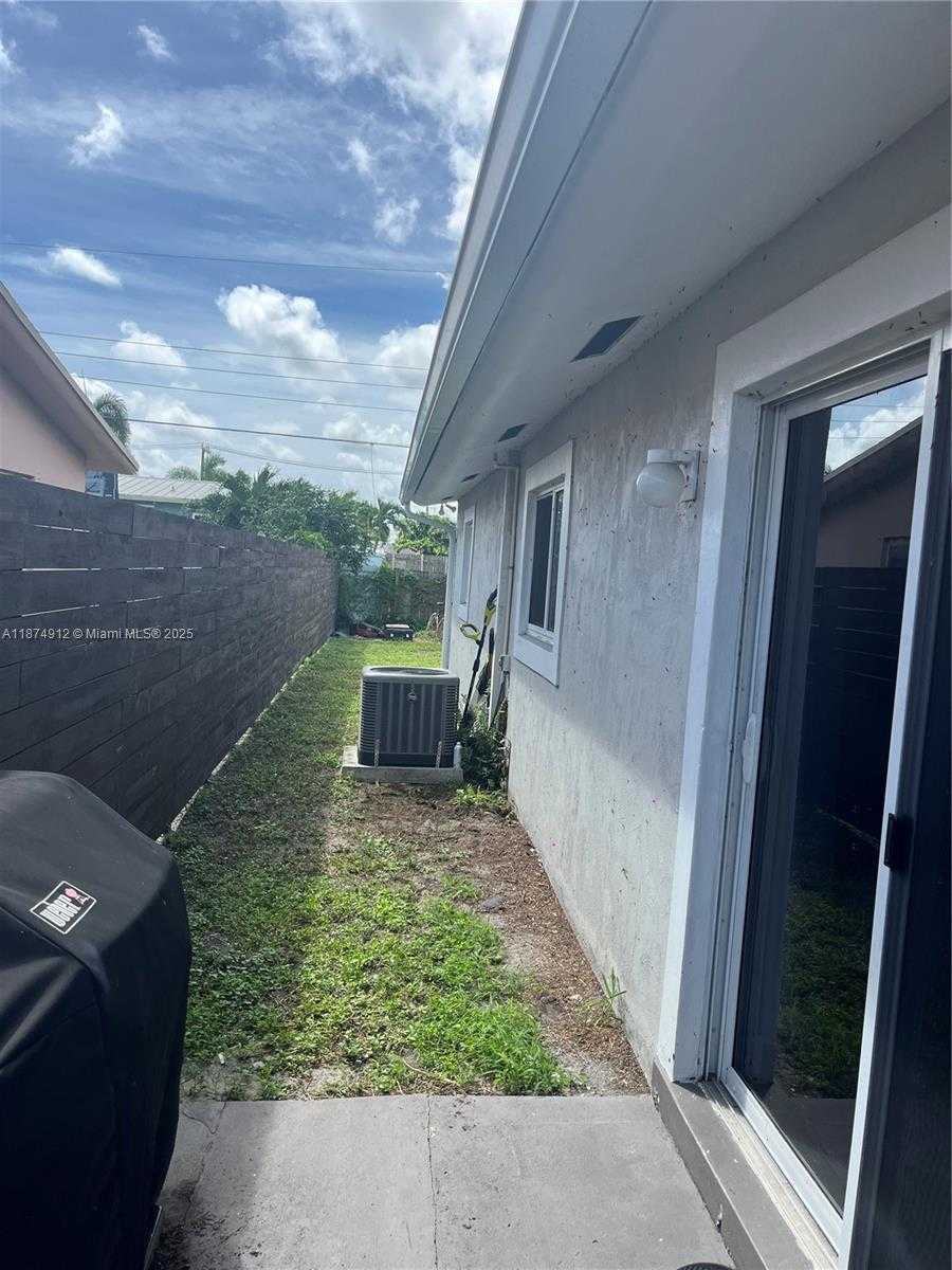 Small Image of 130 NORTH WEST 57TH ST #1, Oakland Park Number 10