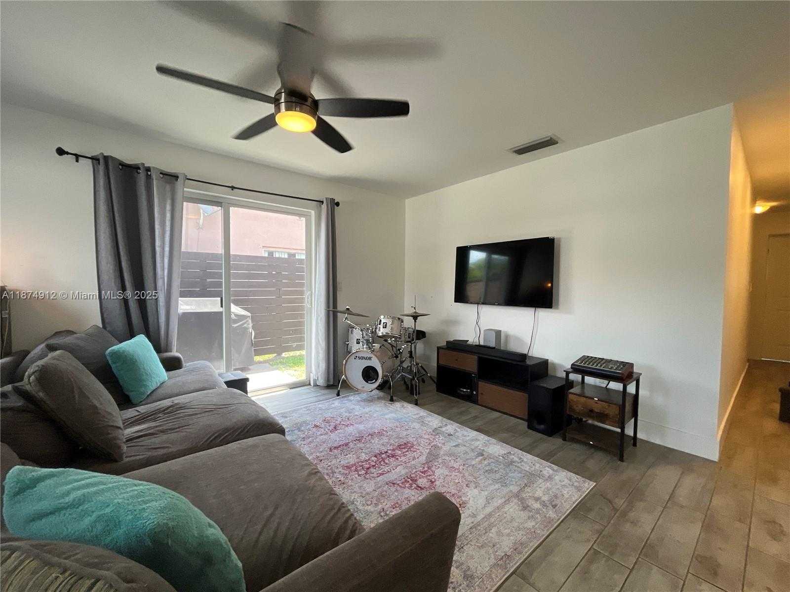 Small Image of 130 NORTH WEST 57TH ST #1, Oakland Park Number 4