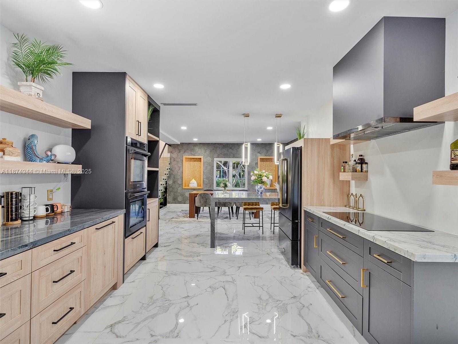 Small Image of 4431 ALTON RD, Miami Beach Number 11