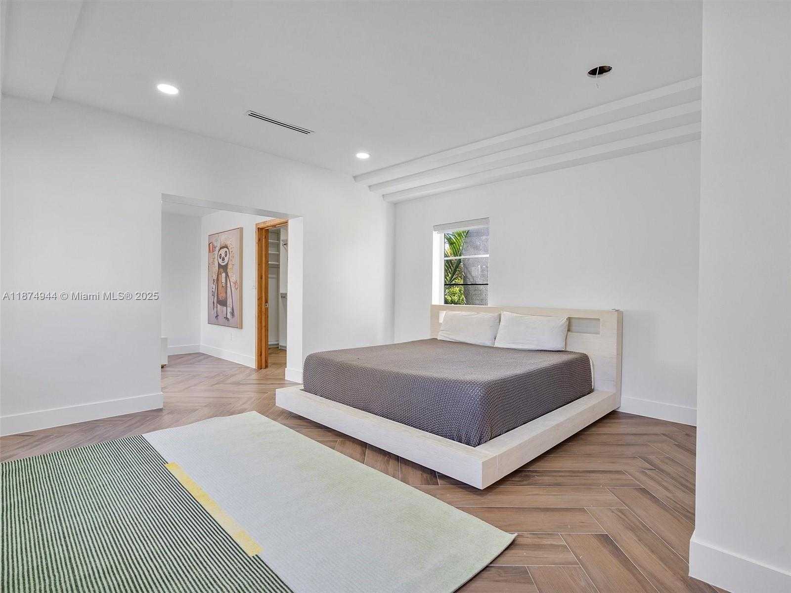 Small Image of 4431 ALTON RD, Miami Beach Number 15