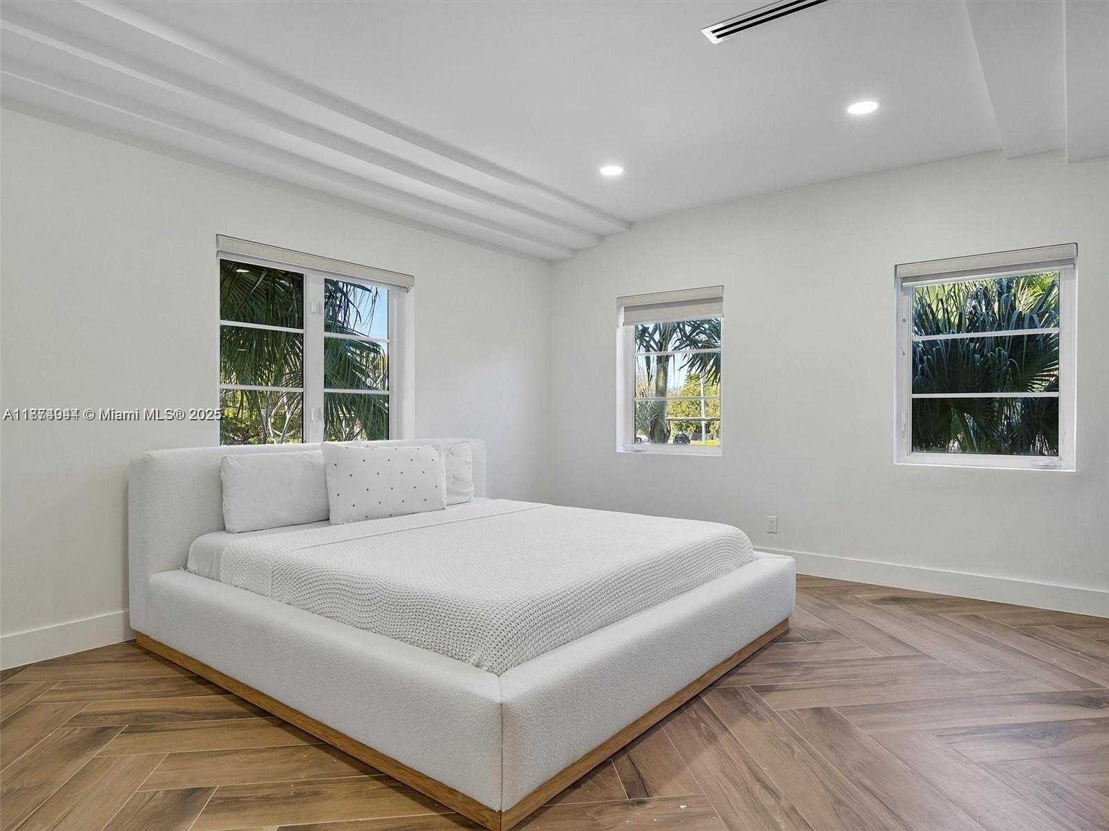 Small Image of 4431 ALTON RD, Miami Beach Number 17