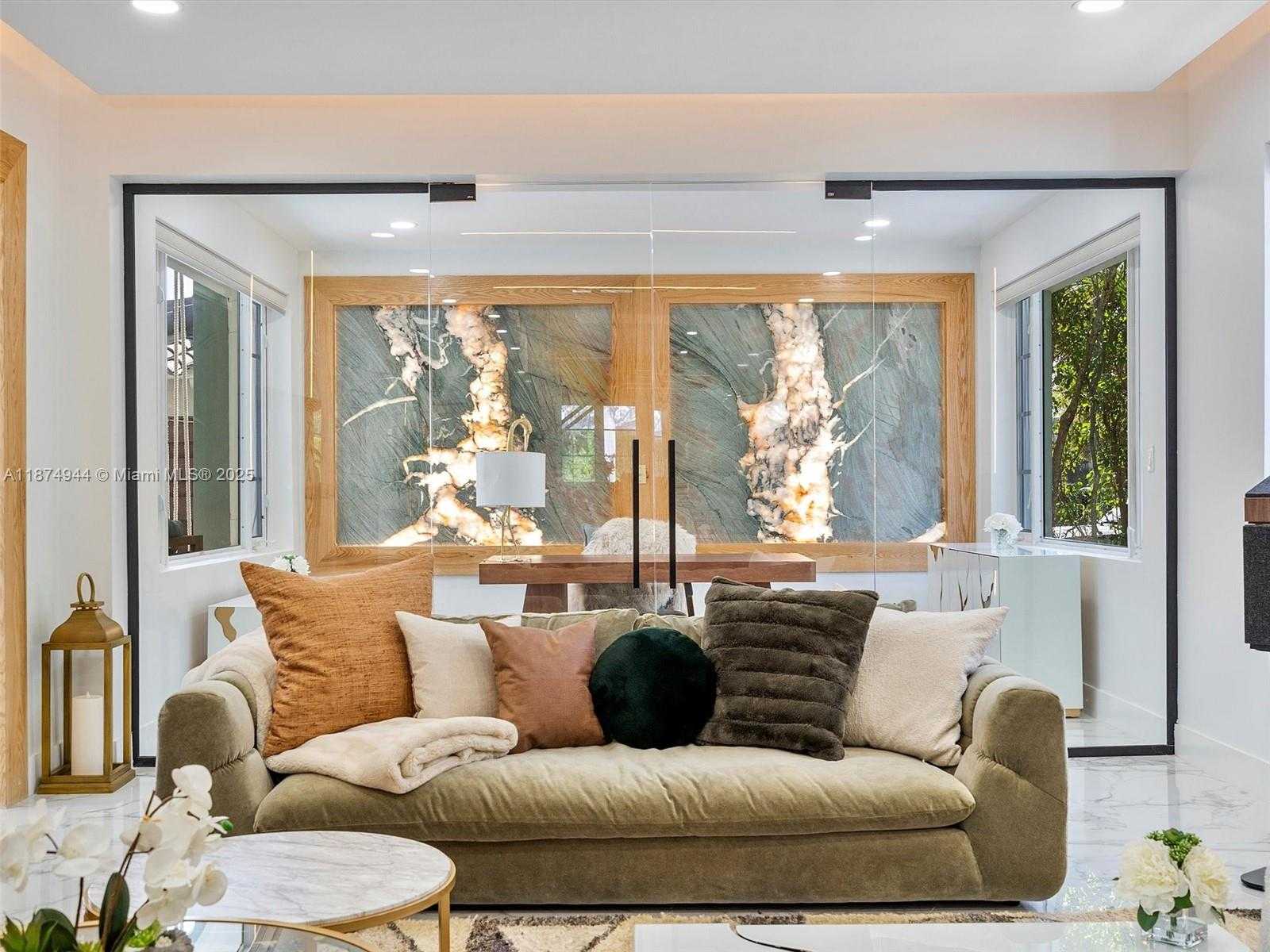 Small Image of 4431 ALTON RD, Miami Beach Number 5